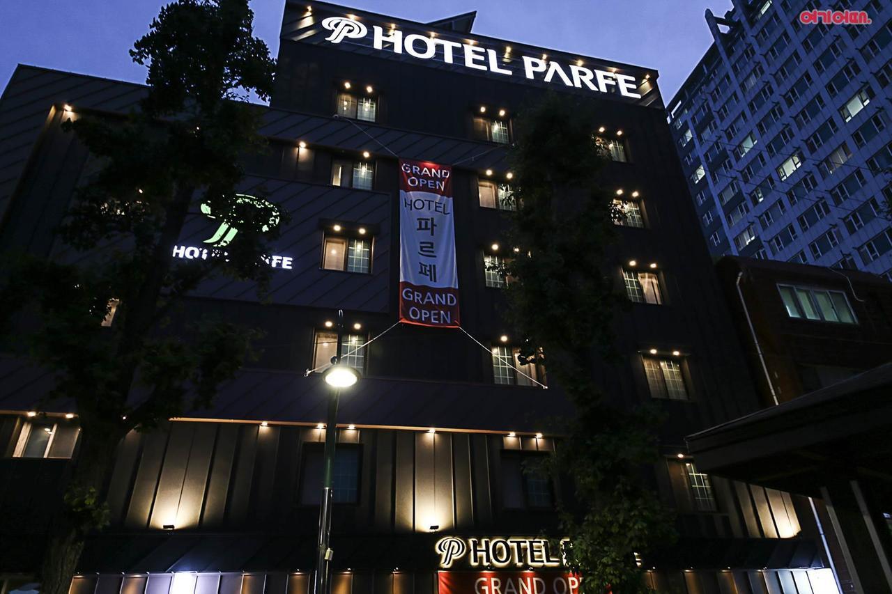 Hotel Parfe Чхонан Экстерьер фото